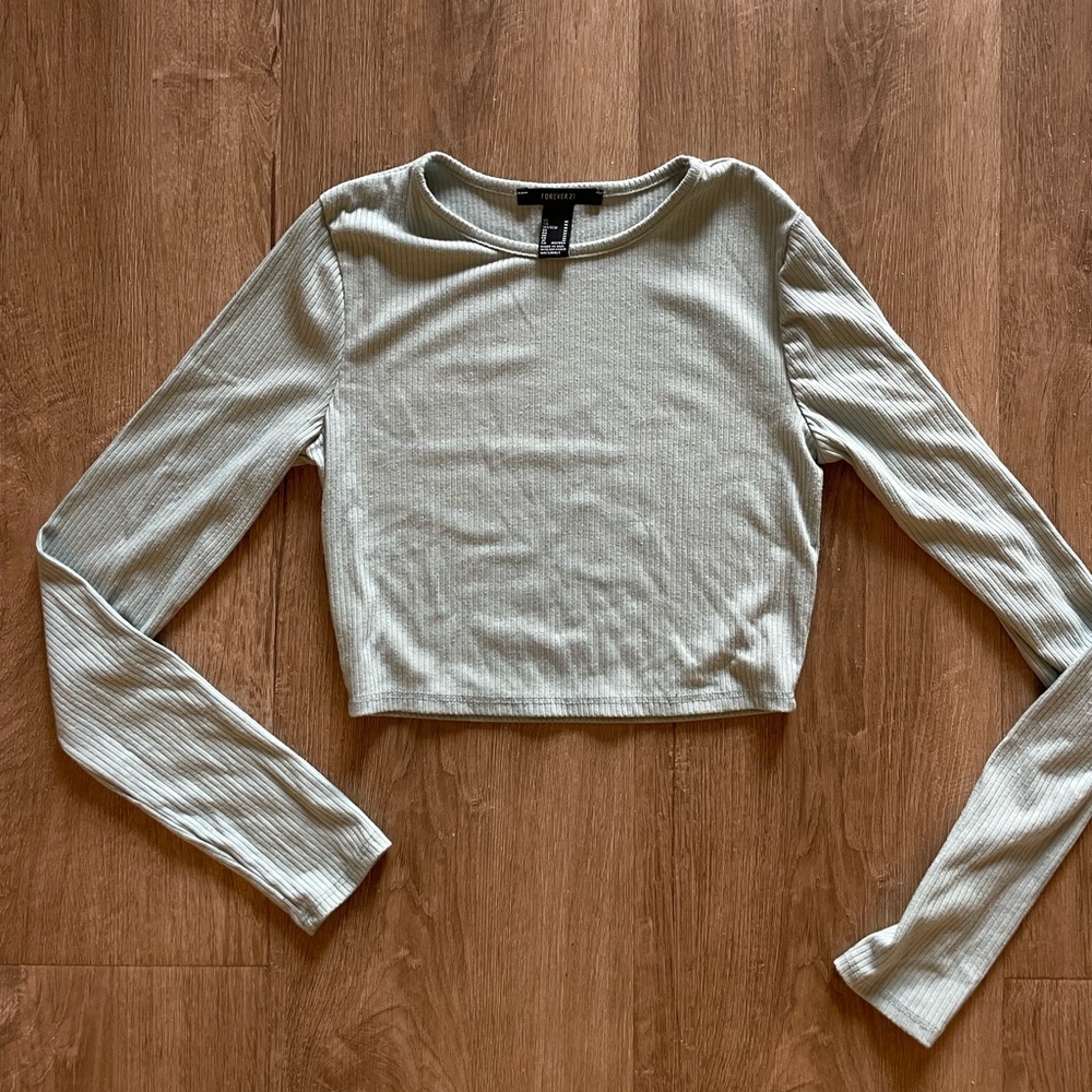 Forever 21 Long Sleeve Cropped Shirt